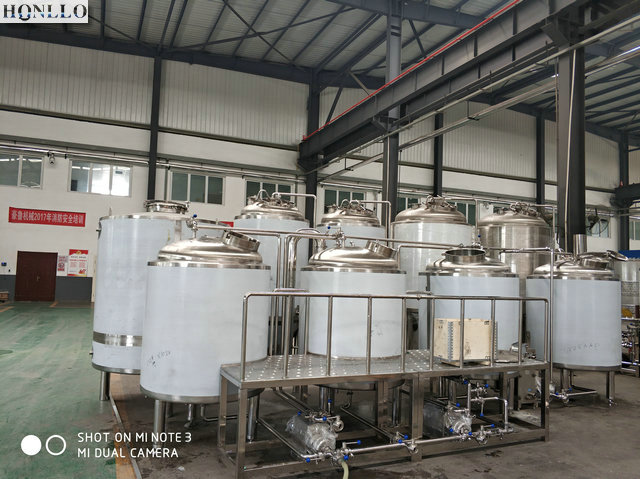 精釀啤酒設(shè)備--山東豪魯 精釀啤酒設(shè)備--山東豪魯